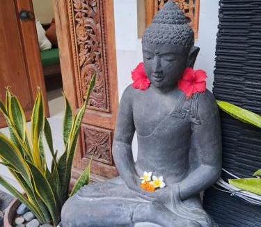 Downtown Kuta Apartment | SURFARIS INN on poppies 2