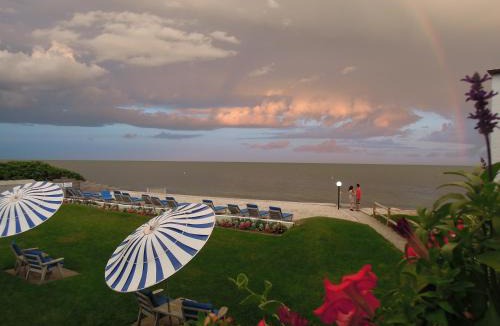 South Yarmouth Hotel | Surfcomber On The Ocean