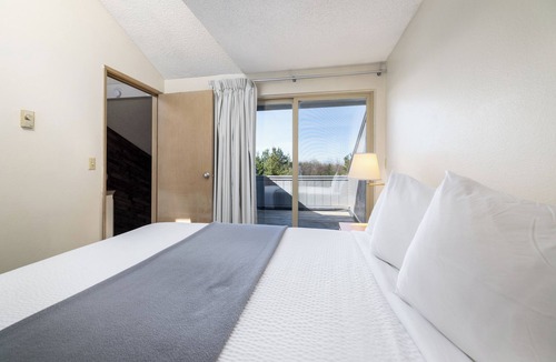 Ocean City Hotel | Surfcrest Resort