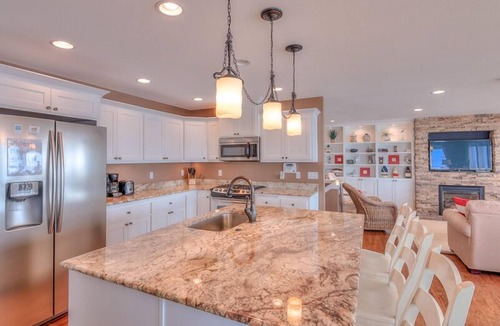 Lincoln City House | Surfer's View - New Custom Built Ocean Front Home with Ocean View Hot Tub