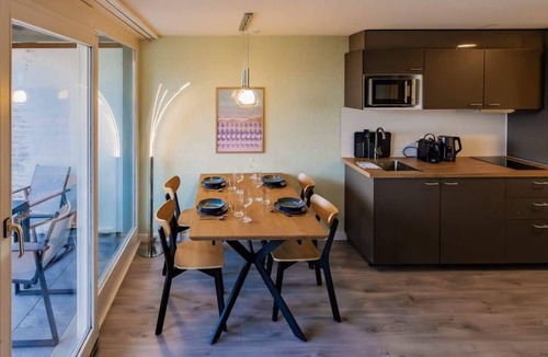 Darligen Apartment | Surfers Oase | Terrace & Lake View