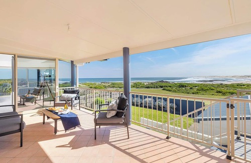 Anna Bay House | Surfers Paradise Port Stephens – Birubi Beachfront