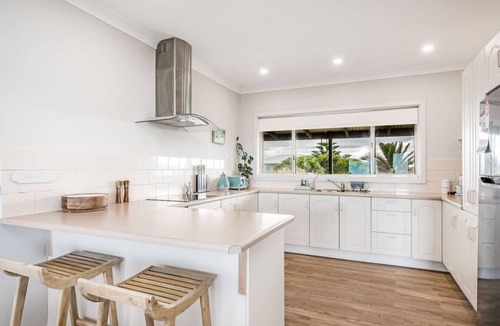 Middleton Apartment | Surfers Reserve - Beachfront