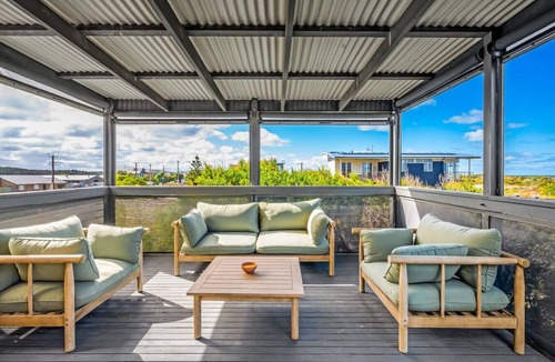 Middleton Apartment | Surfers Reserve - Beachfront