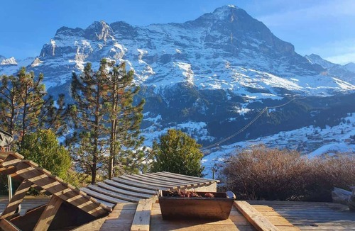 Grindelwald Apartment | Surfers Sunset Spa | Jacuzzi & Panoramic Terrace