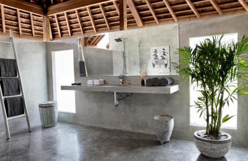 Kerobokan Hotel | Surflodge Limasan Bali