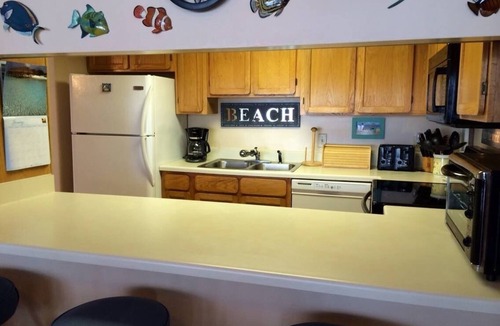 Garden City Condo | Surfmaster 810 Large Balcony New Washer & Dryer Pools Hot Tubs 2 Parking Passes