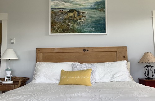 Eagle Head House | Surfs Up Eagle Head Bay, Oceanfront