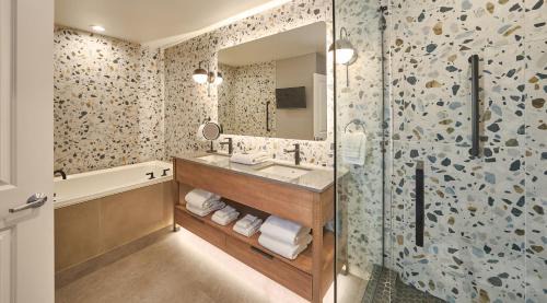 Downtown Cannon Beach Resort | Surfsand Resort