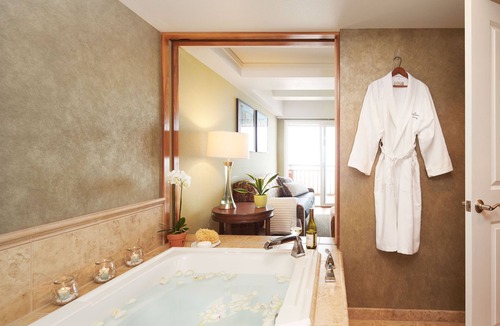 Downtown Cannon Beach Hotel | Surfsand Resort