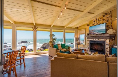 Sereno del Mar House | Surfscape Beach House, Private Beach & Ocean views