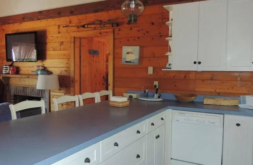 Surfside House | Surfside Beach Gem - Five Bedroom House, Sleeps 12