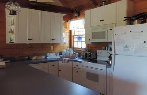 Surfside House | Surfside Beach Gem - Five Bedroom House, Sleeps 12