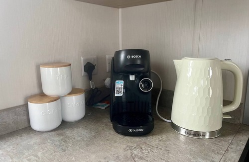 Cayton Bay Apartment | Surfside Bliss - Cayton Bay Park caravan