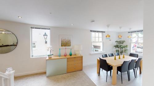 Sidmouth Apartment | Surfside