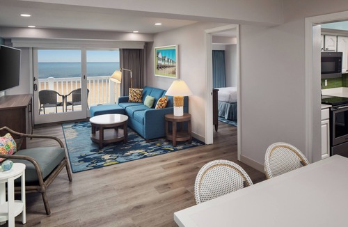 Commercial Street Hotel | Surfside Hotel and Suites