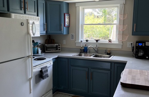 Surfside House | Surfside: large private yard, fire pit, outdoor shower