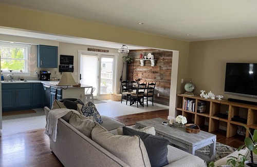 Surfside House | Surfside: large private yard, fire pit, outdoor shower