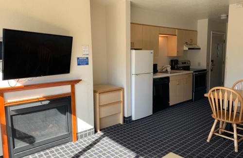 Rockaway Beach Hotel | Surfside Resort