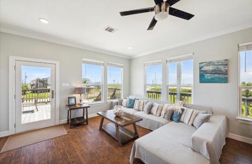 Surfside Beach House | Surfside Retreat - Beautiful Views & Steps from the Beach!