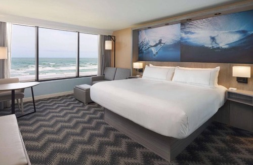 Cocoa Beach Hotel | Surfside Splendor! Close to Cocoa Beach, Onsite Pool, Parking!