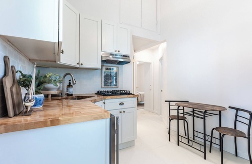 Wall House | Surfside Style – 2BR/1BA