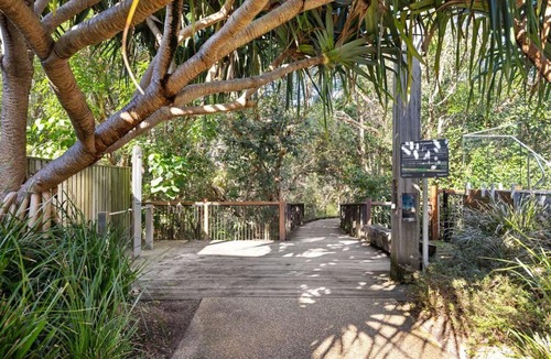 Mount Coolum Villa | Surfside Villa - 50m to beach access, heated pool