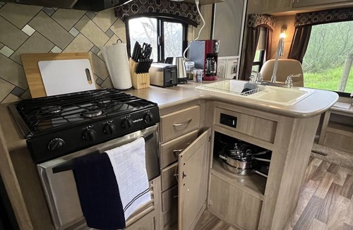 Klamath Apartment | Surftside glamping rv - Site #17