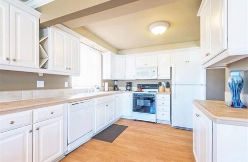 West Newport House | SurfView*8UnitsA/C* Park12 Cars Bikes Washers BBQs