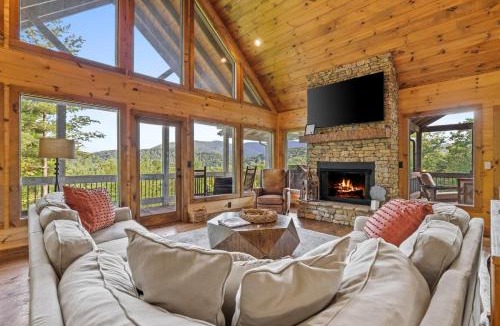 Epworth House | Surreal Views Outdoor Fireplace Pool Table Hot Tub