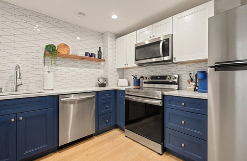 Ventnor City Hotel | Surrey Beach House