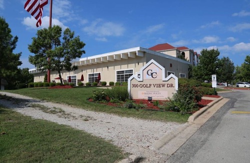 Branson Condo | Surrey Grand Crowne condo room next to golf course in Branson MO!