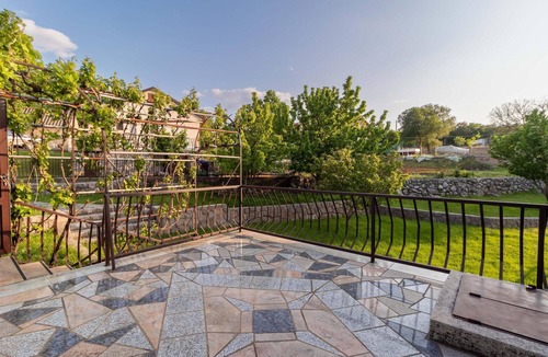 Senj House | Surrounded by idyllic countryside, this cozy cottage welcomes you near the town of Senj.
