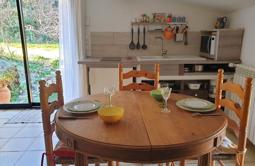 Reynes Cottage | Surrounded by nature but near touristic areas .