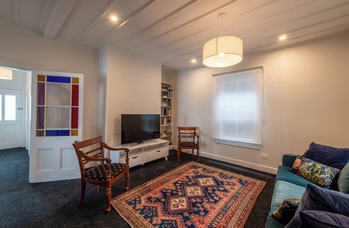 Ponsonby Villa | Surrounded by nature, The Urban Villa in Ponsonby offers an indoor/outdoor terrace.