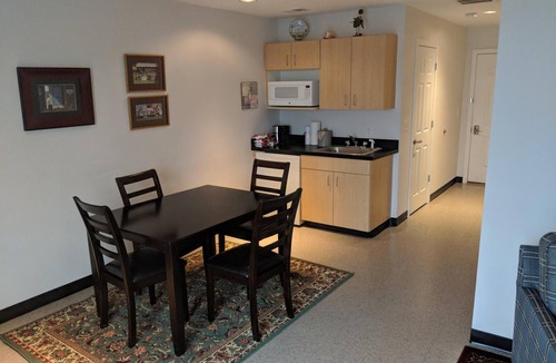 Surry Hotel | Surry Seafood Company