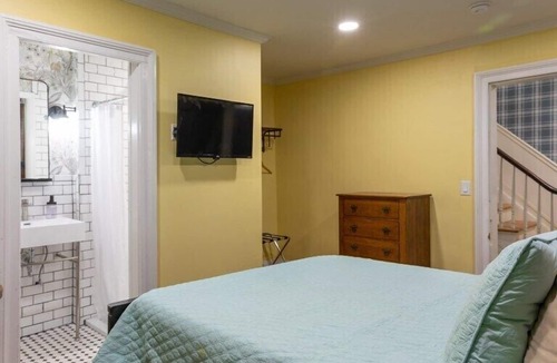 New Hampton House | Susan Murray Room