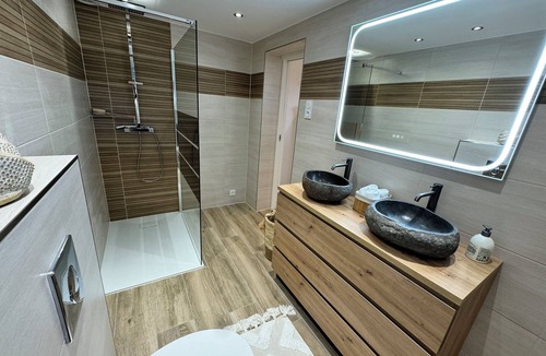 Bitche House | Suspended time