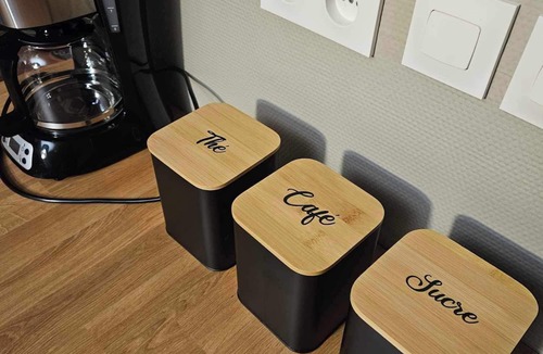 Sedan House | Suspended time