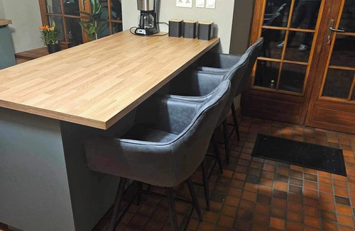 Sedan House | Suspended time