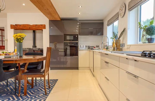 Muxton House | Sutherland House Modern & Elegant Home - Pass the Keys