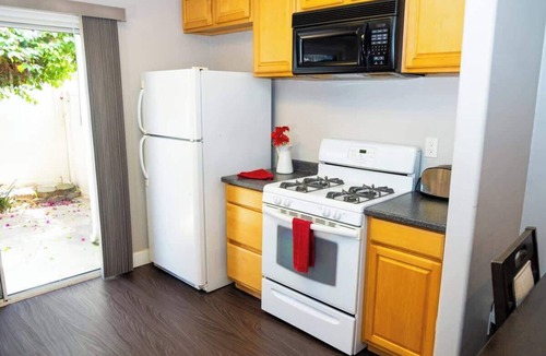 Hillcrest House | Sutra - 1522