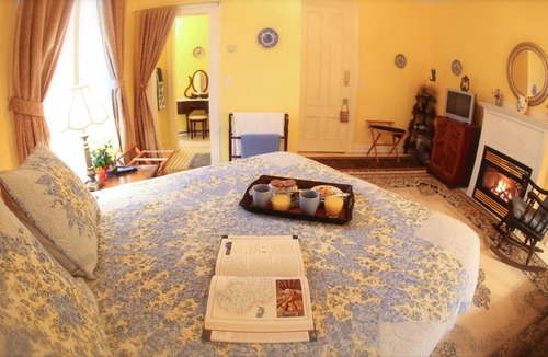 Center Harbor Bed & Breakfast | Sutton House B & B