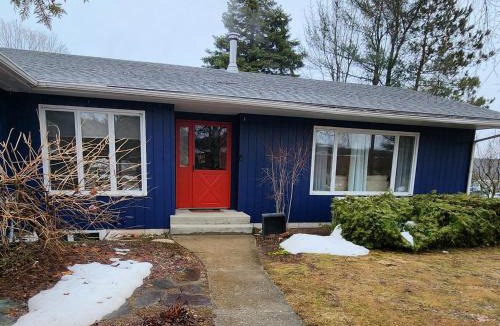 Suttons Bay House | Suttons Bay Sunshine