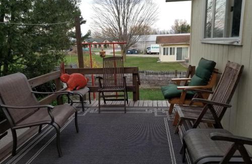 Suttons Bay House | Suttons Bay Sunshine