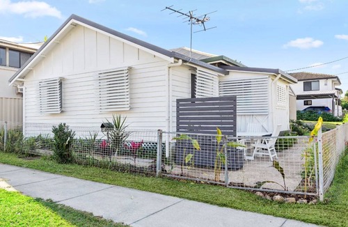 Margate Apartment | "Suttons Beach Breeze" - Margate Q 4109