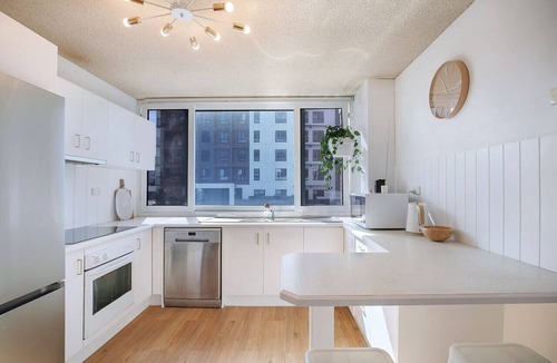 Redcliffe Apartment | Suttons Beach Sunrise