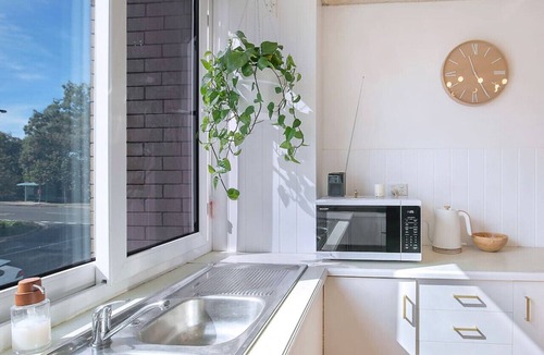 Redcliffe Apartment | Suttons Beach Sunrise