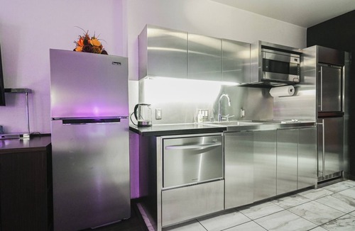 Las Vegas Apartment | SVS: Remodeled High Floor Studio | Strip View Balcony | Palms Place