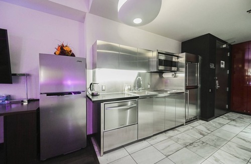 Las Vegas Apartment | SVS: Remodeled High Floor Studio | Strip View Balcony | Palms Place